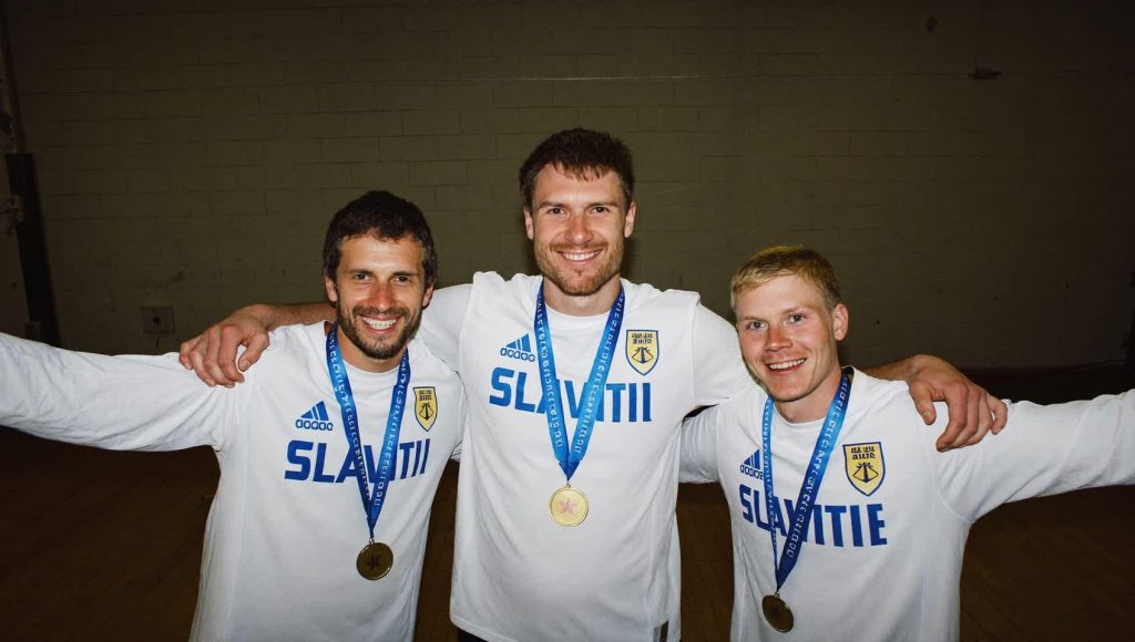 Освоить Контр‑страйк 1.6 за 14 дней: настройки, стрельба, движение