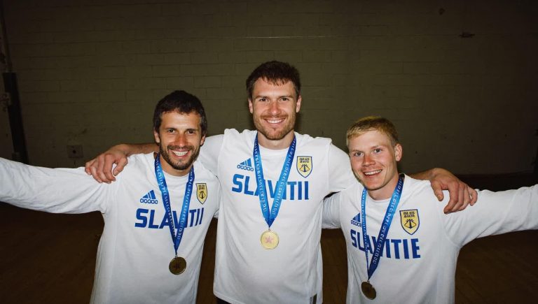 Освоить Контр‑страйк 1.6 за 14 дней: настройки, стрельба, движение